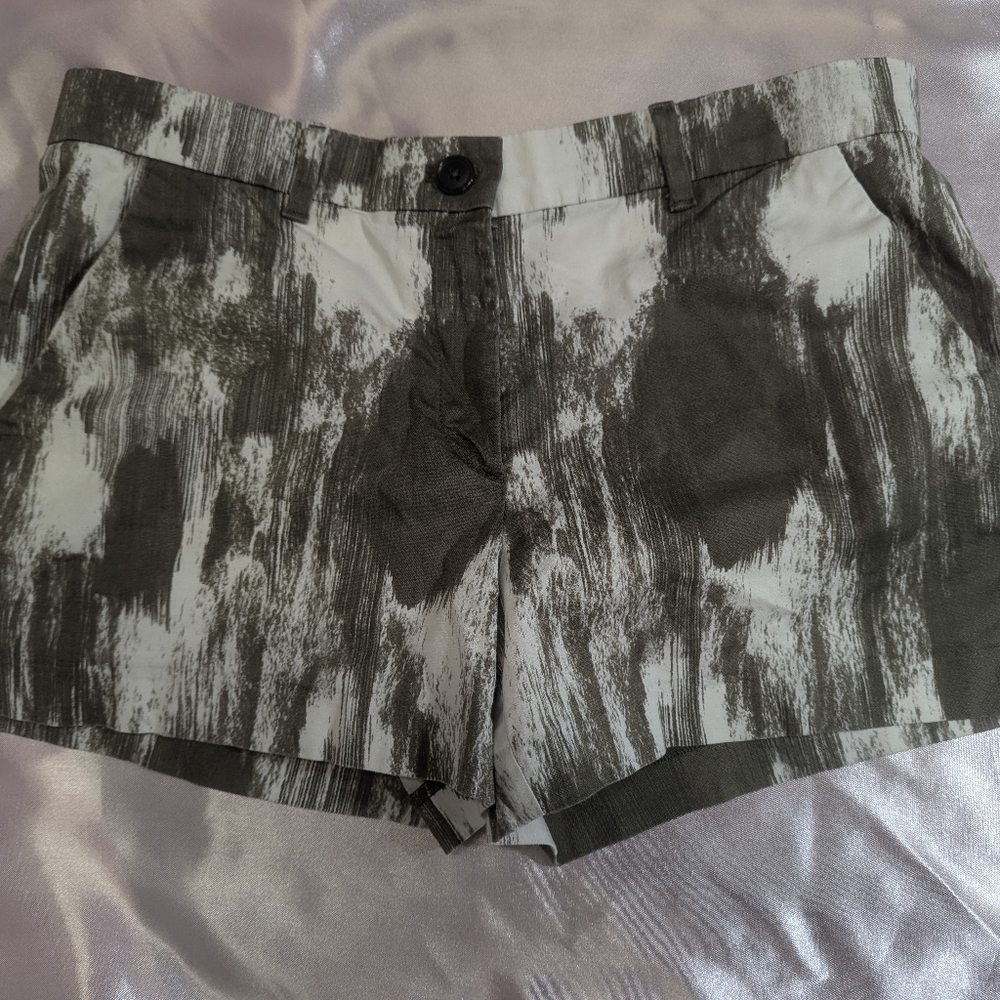 Gap Size 2 Shorts Olive Drab and White